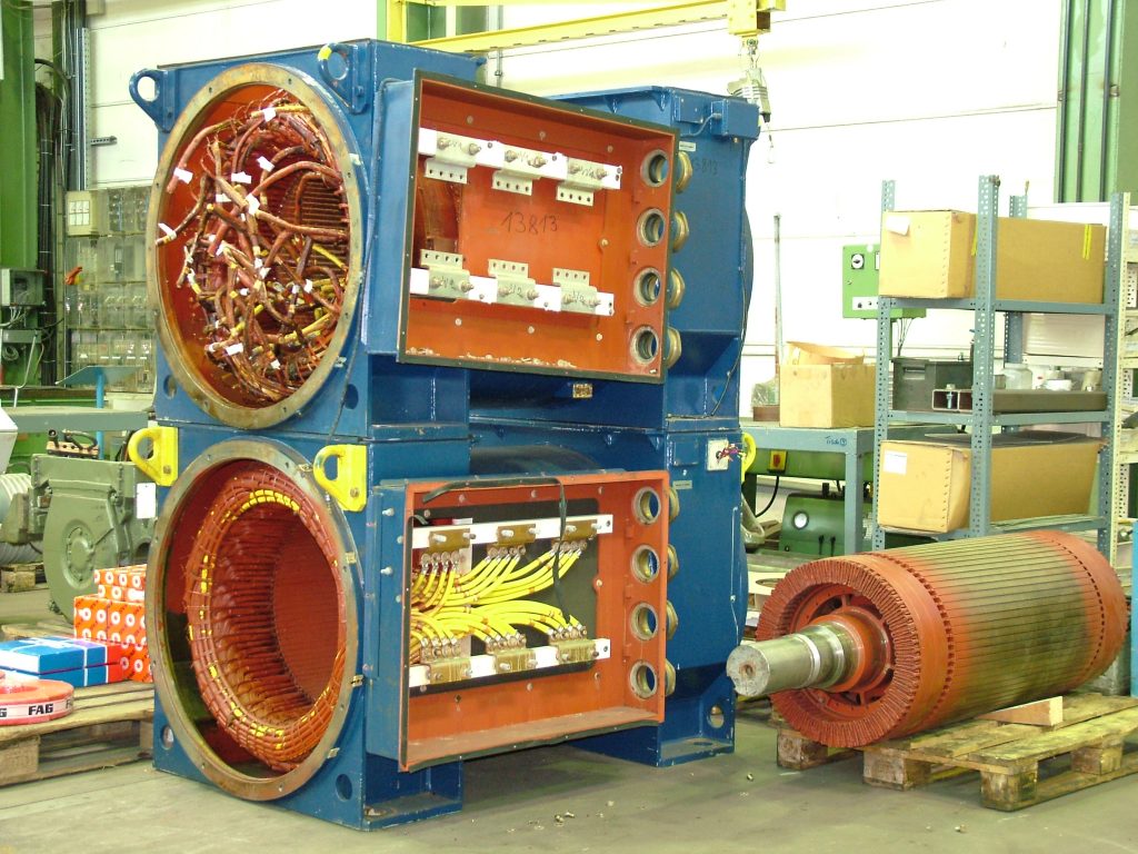 ABB Generatoren aus einer Vestas V80 Windenergieanlage während der Instandsetzung / Reparatur