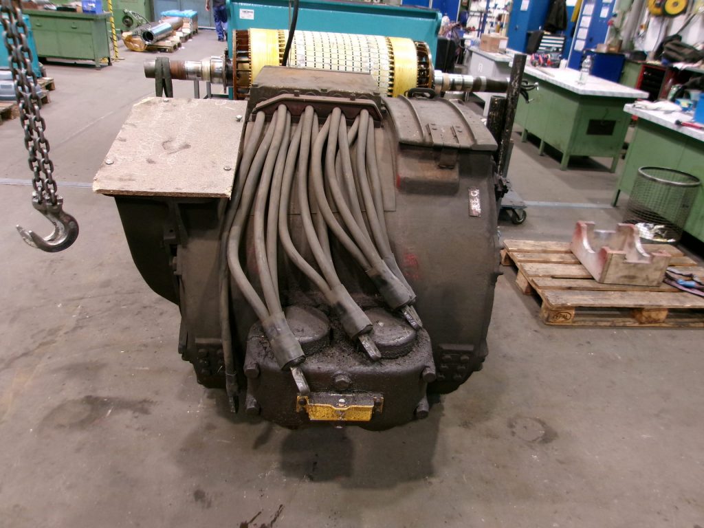 Instandsetzung von Fahrmotoren AEG EKB 725 a aus einer Lok - Deutsches Krokodil