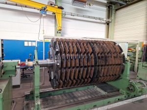 Dynamisches Auswuchten eines Rotors mit 6 t Gewicht im Rahmen des Lohnwuchtens – präzise Reduzierung von Unwuchten für einen schwingungsarmen und betriebssicheren Einsatz.