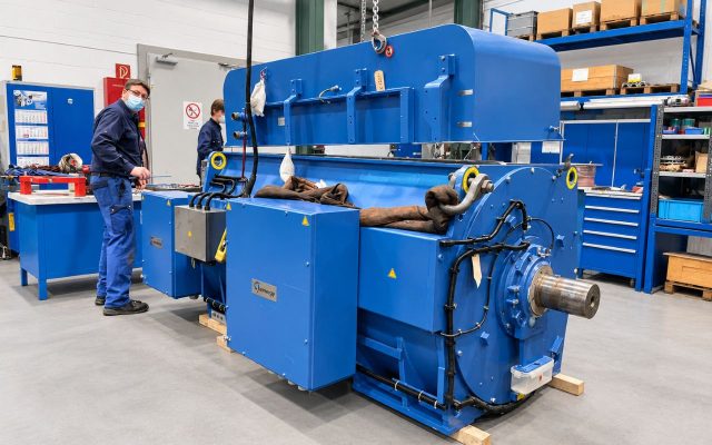 Revision und Instandsetzung von Generatoren - hier Instandsetzung eines Winergy-Generators aus einer Windenergieanlage
