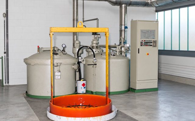 Vakuum-Druck-Imprägnieranlage (VPI) zum Imprägnieren von Wicklungen von Elektromotoren Trockenöfen zur Trocknung von Wicklungen nach dem Imprägnieren bei der moamc Group