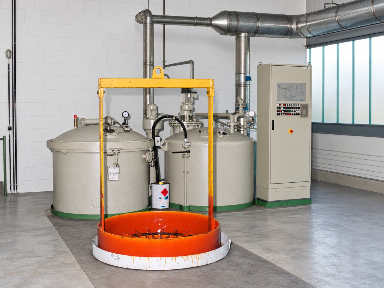 Vakuum-Druck-Imprägnieranlage (VPI) zum Imprägnieren von Wicklungen von Elektromotoren Trockenöfen zur Trocknung von Wicklungen nach dem Imprägnieren bei der moamc Group